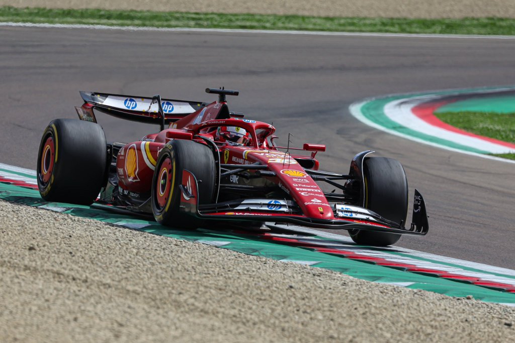 La SF-24 di Charles Leclerc durante il 58esimo giro del GP di Imola