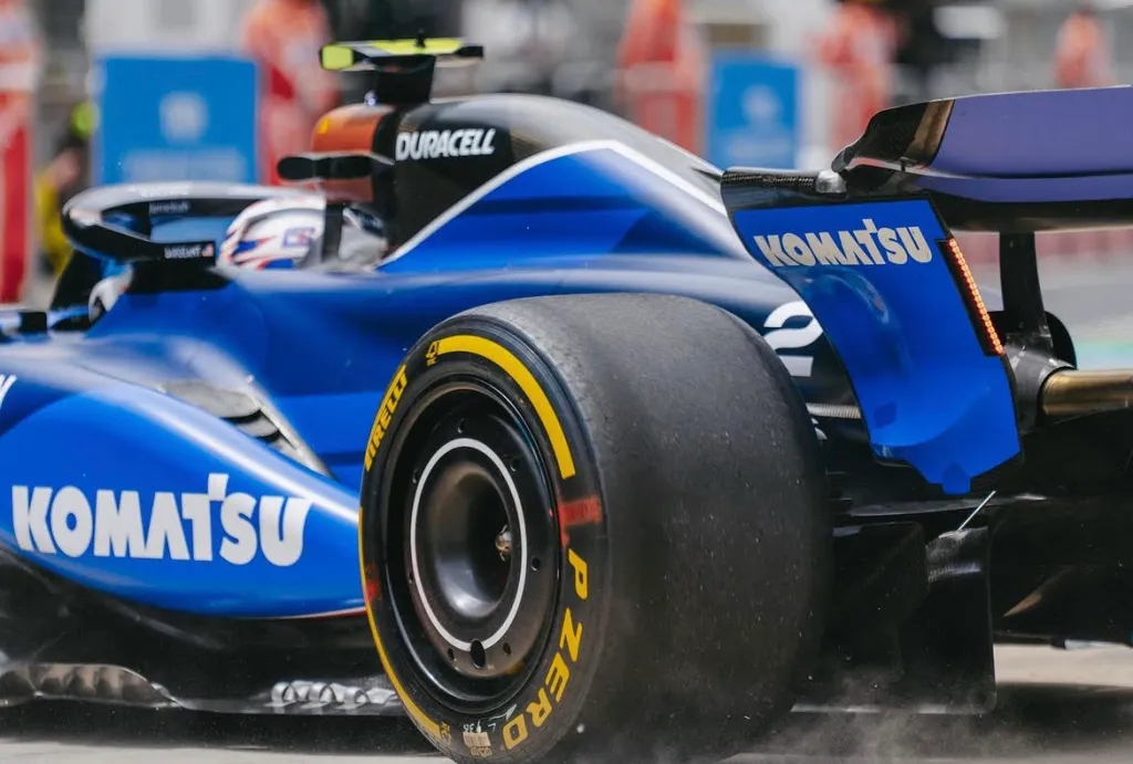 Logan Sargeant e Sergio Pérez sono stati critici nei confronti del sistema di penalità della FIA. L'americano ha ricevuto una penalità di due unità sulla patente in Cina, cosa che lui stesso ha definito "uno scherzo". Sia lui che il pilota messicano hanno cercato di aprire la strada ad una revisione di questa regola: "Penso che non sia una buona direzione da prendere". 
