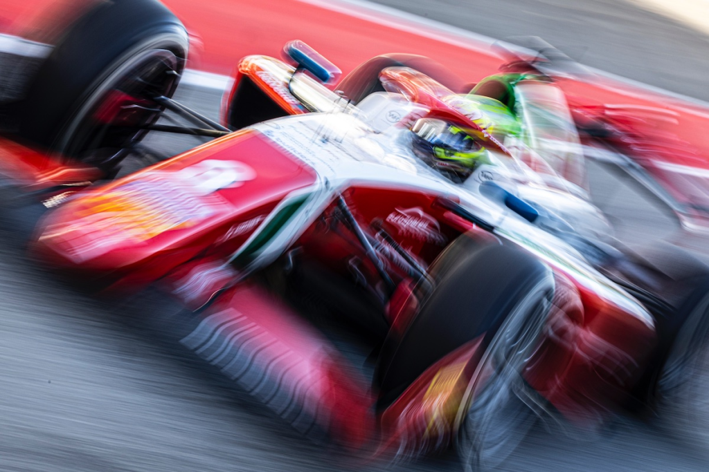 Tanto caos in Formula 2 nelle qualifiche di Imola. Alla fine i tempi di Oliver Bearman e Andrea Kimi Antonelli sono stati ripristinati. I due piloti Prema partiranno rispettivamente in P2 e in P4.