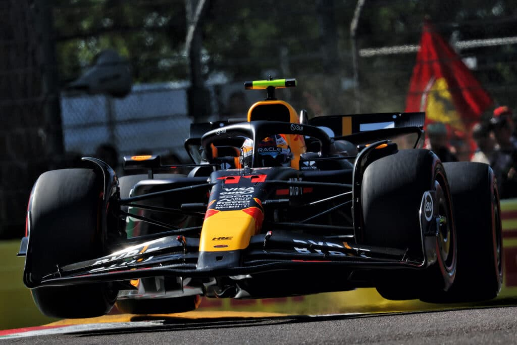 Il dottor Helmut Marko ha rivelato il principale contendente per far coppia con Max Verstappen in Red Bull nel 2025.