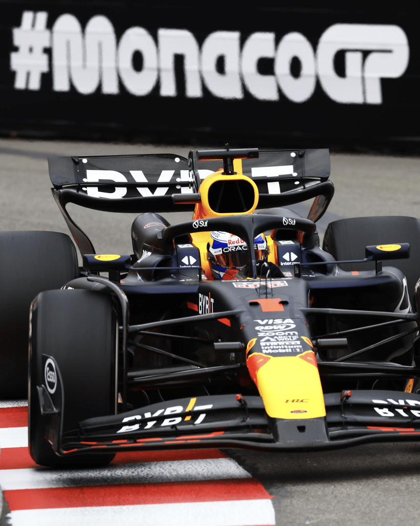 Il pilota della Red Bull Max Verstappen è deluso dopo una prima giornata di prove difficile in vista del Gran Premio di Monaco. La giornata dell’olandese è stata caratterizzata da problemi di assetto, lamentele in radio e diversi colpi contro le barriere.