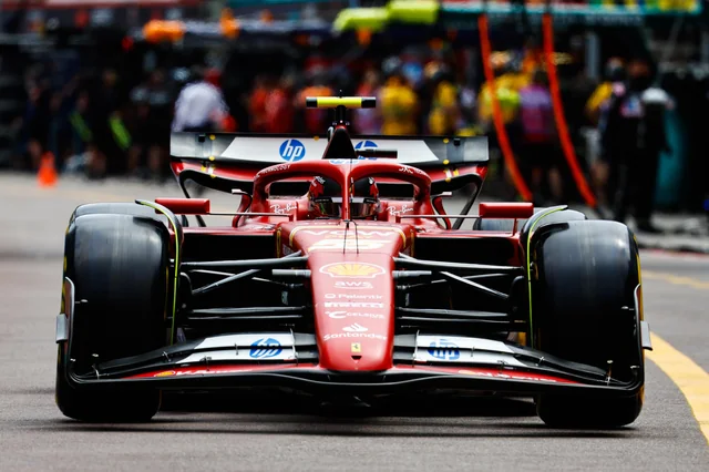 Carlos Sainz ha conservato la sua posizione di partenza in terza posizione per il Gran Premio di Monaco dopo che i commissari di gara hanno deciso di non intraprendere ulteriori azioni contro di lui. Il pilota spagnolo della Ferrari era stato convocato dagli steward per un presunto ostacolo ad Alex Albon durante la Q1.
