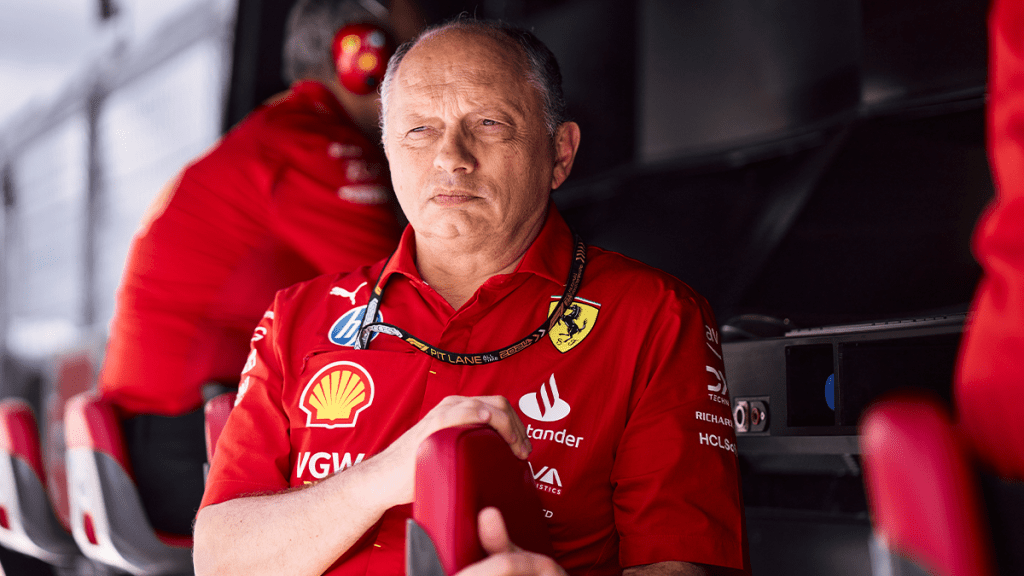 Ferrari ha ottenuto un risultato soddisfacente durante le qualifiche a Miami, con entrambe le vetture che partiranno dalla seconda e terza posizione sulla griglia. Frederic Vasseur, team principal della squadra, ha espresso una certa frustrazione nonostante il buon piazzamento.