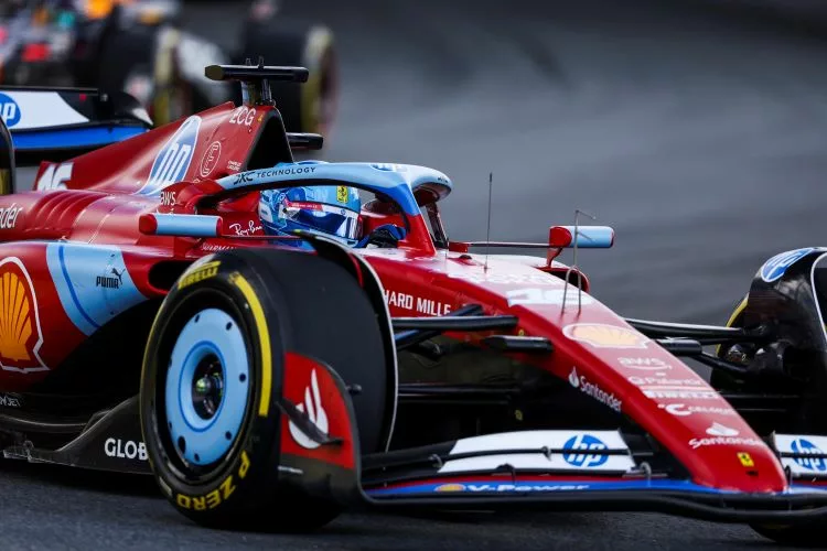 Ferrari ha ottenuto un risultato soddisfacente durante le qualifiche a Miami, con entrambe le vetture che partiranno dalla seconda e terza posizione sulla griglia. Frederic Vasseur, team principal della squadra, ha espresso una certa frustrazione nonostante il buon piazzamento.