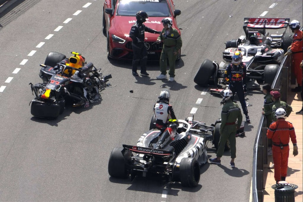 Incidente Gp Monaco tra le Haas di Magnussen e Hulkenberg e Perez