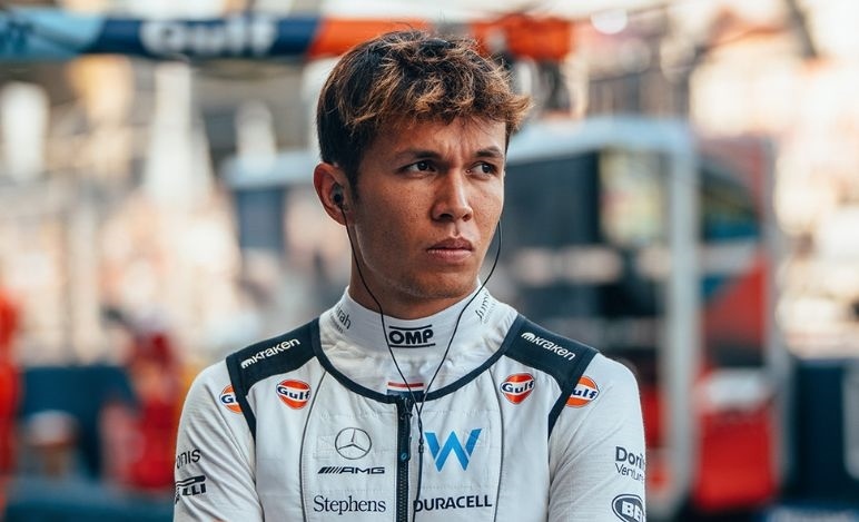 Albon è stato acclamato come uno dei migliori performer della scorsa stagione. Con più della metà della griglia senza contratto per il 2025, ha reso il 28enne un'opzione allettante per qualsiasi top team che cercasse un cambio.