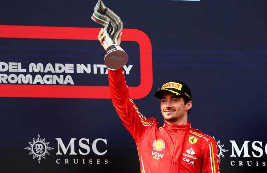 Charles Leclerc, pilota Ferrari, sul podio del GP ad Imola