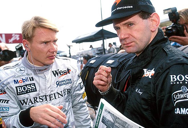 Newey avrebbe raggiunto un accordo con la Ferrari per i prossimi 3 anni. La trattativa sarebbe stata guidata da Eddie Jordan, personale amico nonché manager del genio britannico.
