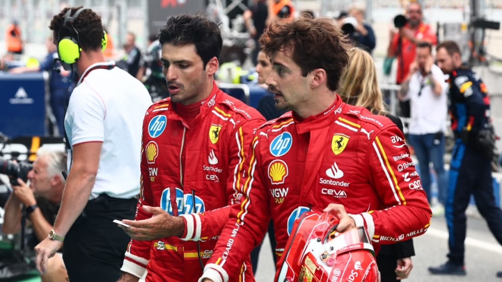 Jacques Villeneuve non ha dubbi: Ferrari sta vivendo il classico calo che accompagna la partenza di Carlos Sainz da un team di Formula 1.