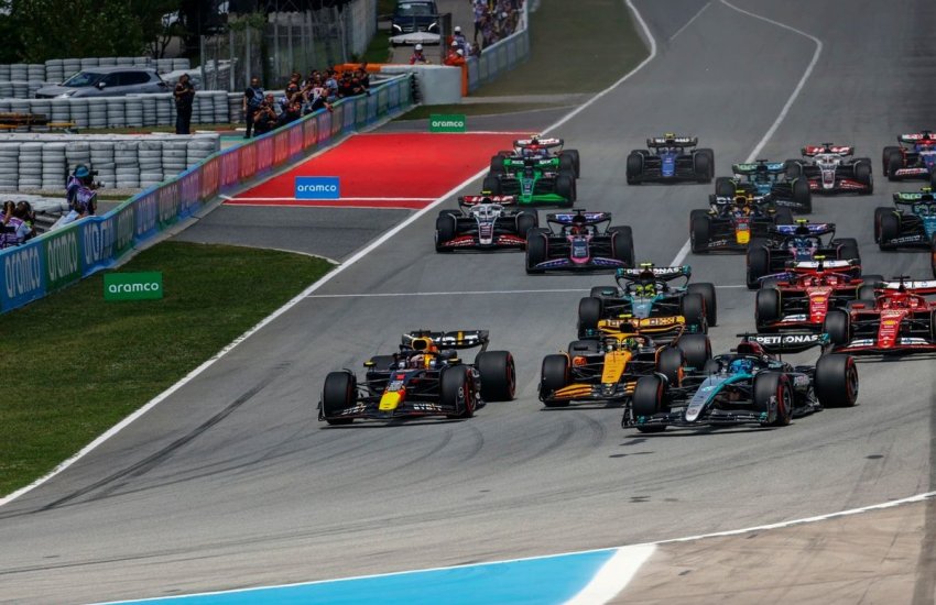 george russell mercedes f1 w15 2