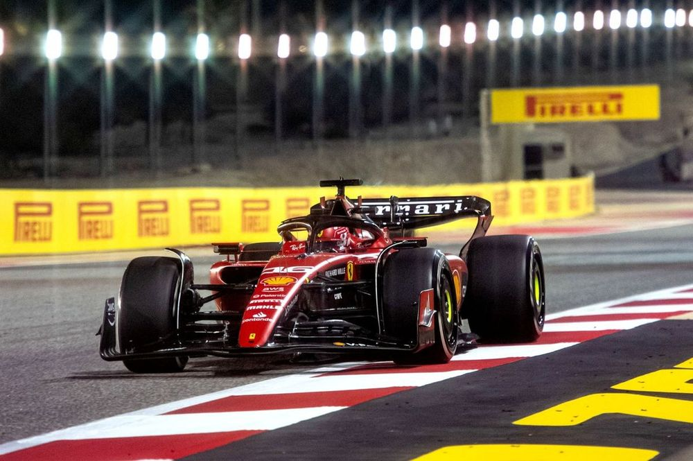 La prossima riunione della Commissione F1, prevista per luglio, sarà cruciale per determinare la data e la sede dei test pre-stagionali. I dieci team di Formula 1 voteranno tra due opzioni principali: Barcellona e Bahrain. Quest'ultima sembra avere un vantaggio significativo grazie a un maggior numero di sostenitori.