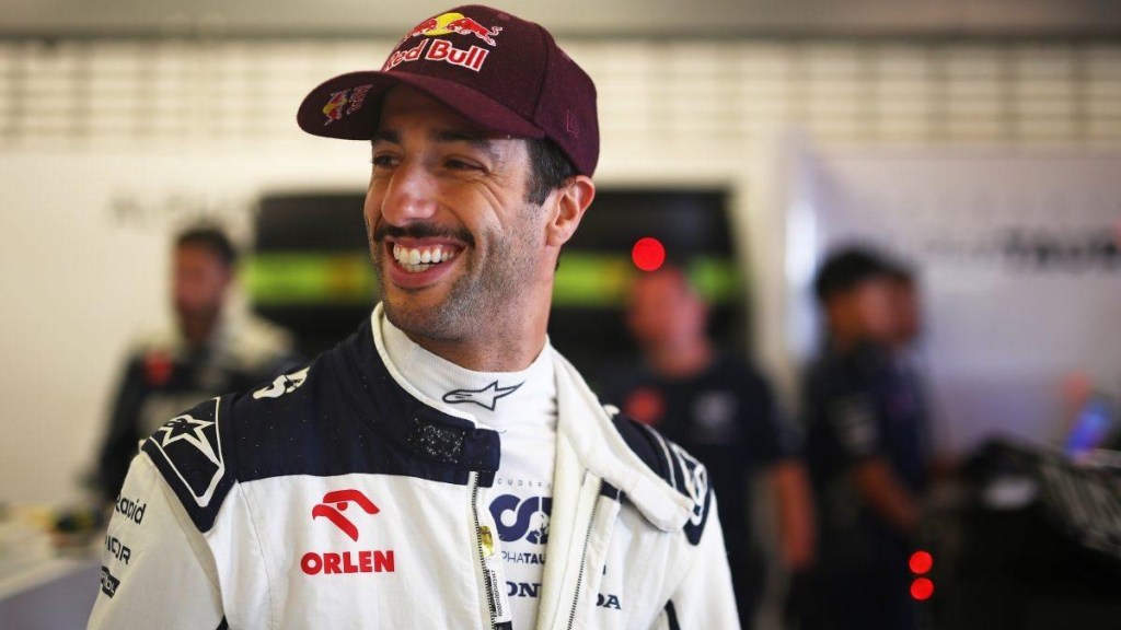 Daniel Ricciardo è sempre stato considerato uno dei personaggi più carismatici del paddock di Formula 1. Dietro al sorriso contagioso e al carattere solare, però, si nascondeva un lato diverso, quello che lui stesso ha definito il suo “alter ego”: il celebre soprannome “Honey Badger” (tasso del miele), che lo ha accompagnato per gran parte della carriera.