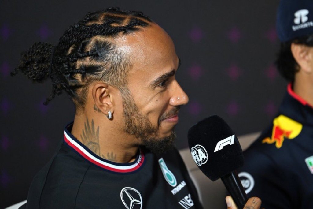 Il pilota della Mercedes ha cavalcato l'onda dei ricordi durante la conferenza stampa pre-GP con una ripromessa sul proprio presente.
