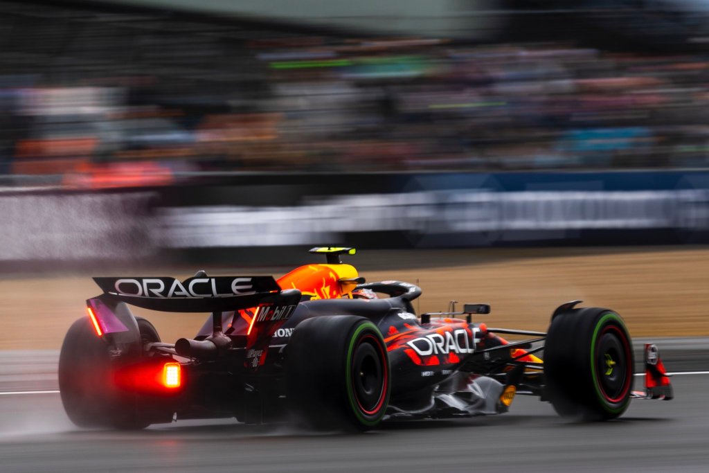 Qualifiche cariche di emozioni a Silverstone. 1-2 Mercedes con Russell in pole, seguito da Sir Lewis Hamilton e Norris.