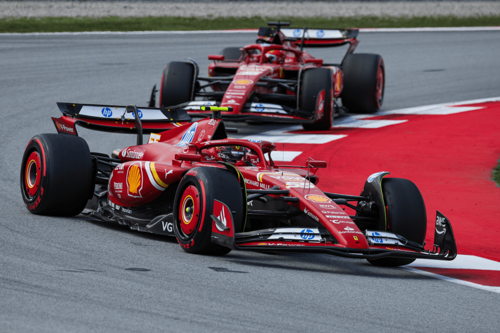 Frédéric Vasseur, Team Principal della Scuderia Ferrari, ha condiviso in un’intervista esclusiva con Auto Motor und Sport il percorso di miglioramento della squadra e le sfide attuali della monoposto. 