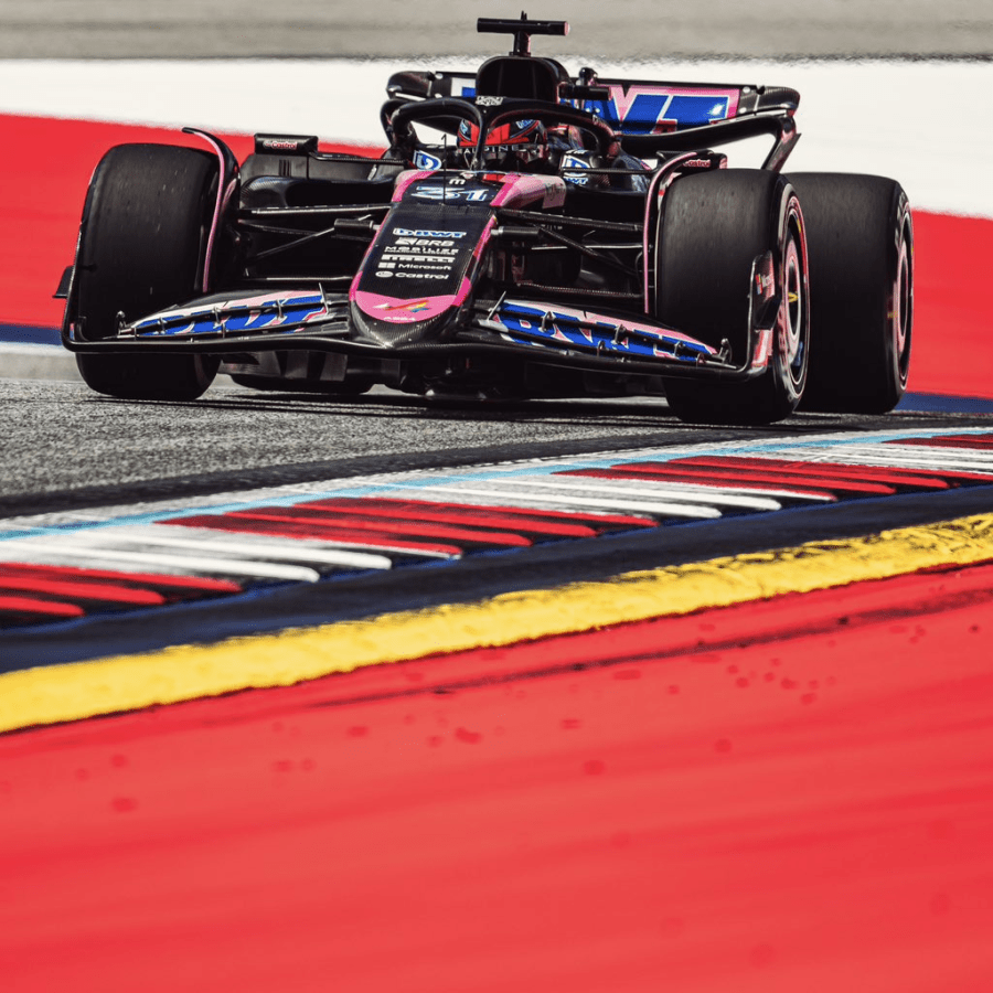 Alla vigilia del Gran Premio d'Ungheria, Esteban Ocon ha condiviso alcune riflessioni sul suo futuro in Formula 1 e sui problemi tecnici che hanno afflitto la sua squadra negli ultimi anni. 
