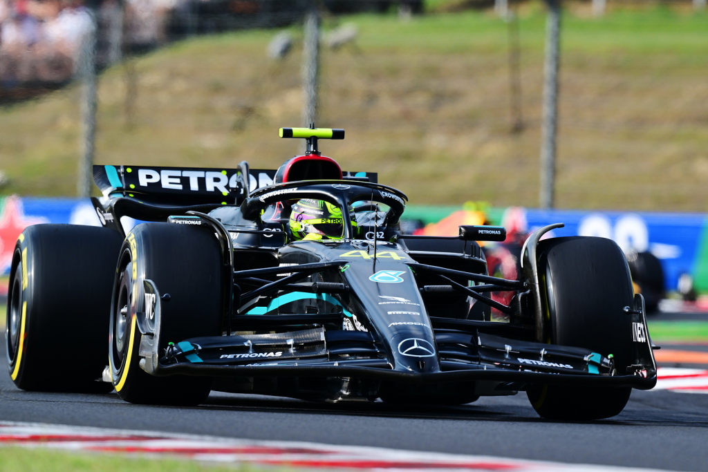 Lewis Hamilton si presenta determinato e combattivo alla vigilia del Gran Premio d'Ungheria, sottolineando la volontà della Mercedes di competere ai massimi livelli e di chiudere la stagione in bellezza.