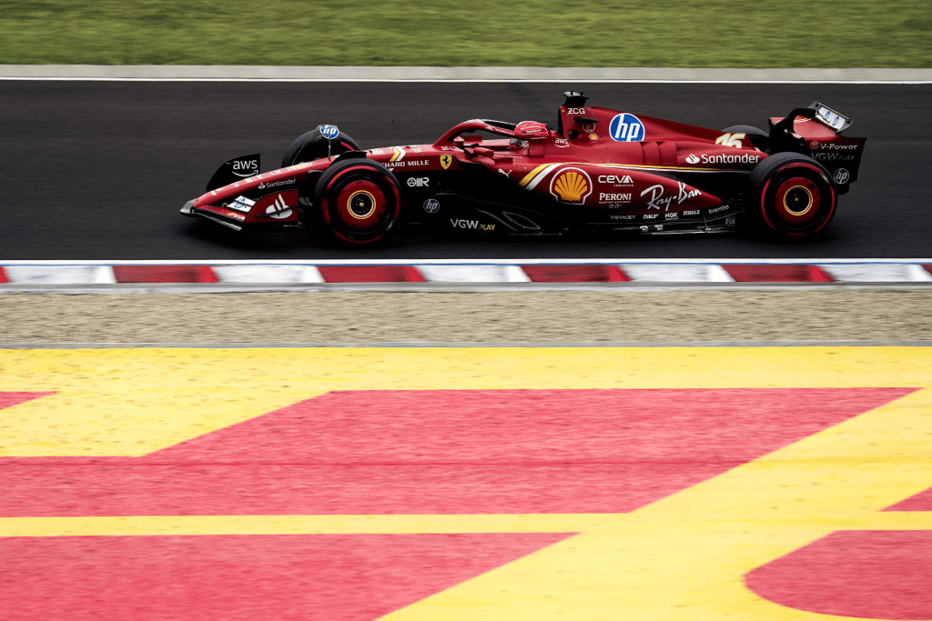Charles Leclerc ha concluso le qualifiche del Gran Premio d'Ungheria al sesto posto, una posizione che non soddisfa pienamente il pilota monegasco della Ferrari. 