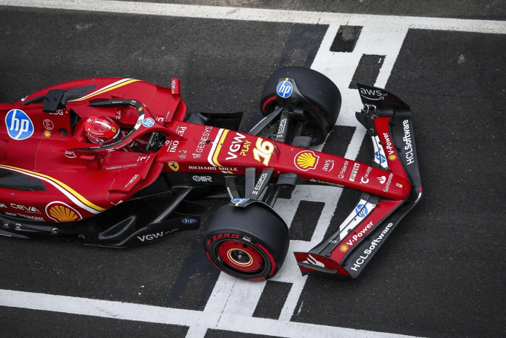 Il team principal della Ferrari, Frederic Vasseur, ha lasciato intendere che ci saranno importanti novità in arrivo. 