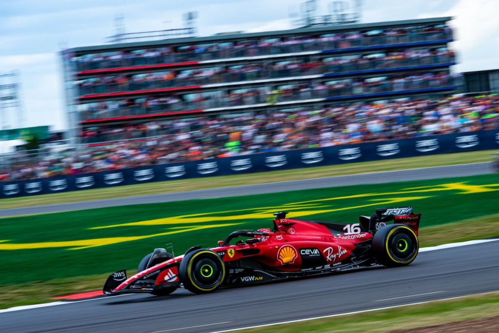 Charles Leclerc ha recentemente condiviso le sue riflessioni sui progressi della Ferrari e sulle sfide che il team sta affrontando per ottimizzare il nuovo pacchetto di aggiornamenti in vista del Gran Premio di Gran Bretagna a Silverstone.
