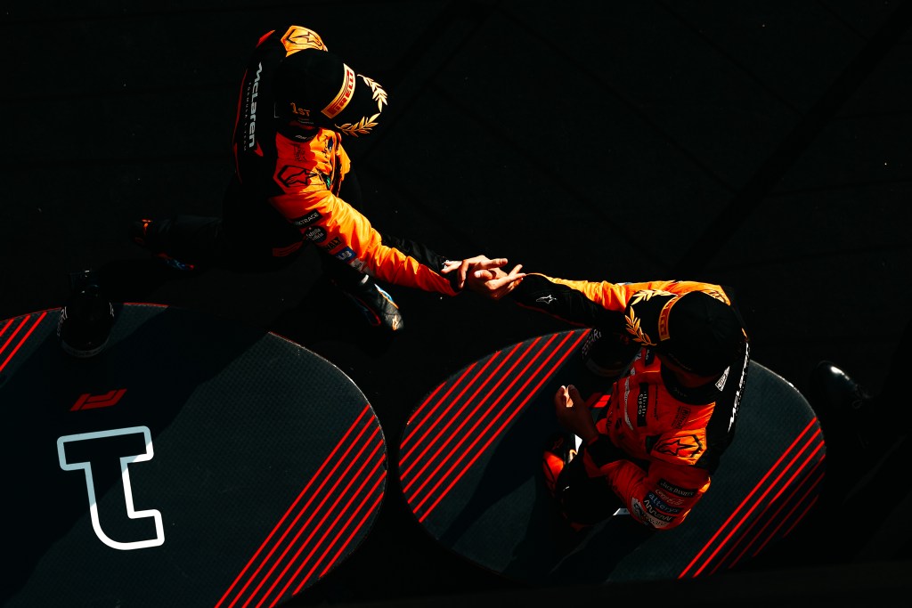 Lewis Hamilton ritorna sullo scambio di battute avuto con Norris in Ungheria e, dà un consiglio al giovane connazionale.