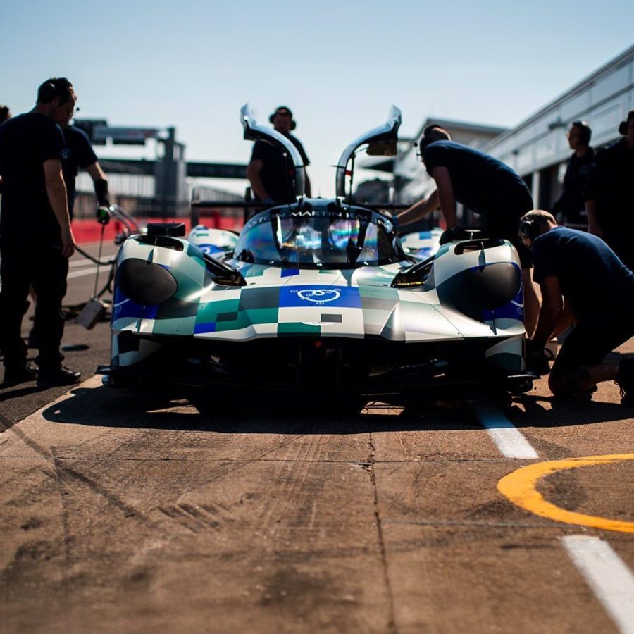 Gli ingegneri dell'Aston Martin hanno trovato un buco nel regolamento che gli permette di non mettere l'Ibrido nella loro LMDh con conseguenti vantaggi. Proteste da parte degli altri Team nella riunione dei costruttori ad Interlagos.
