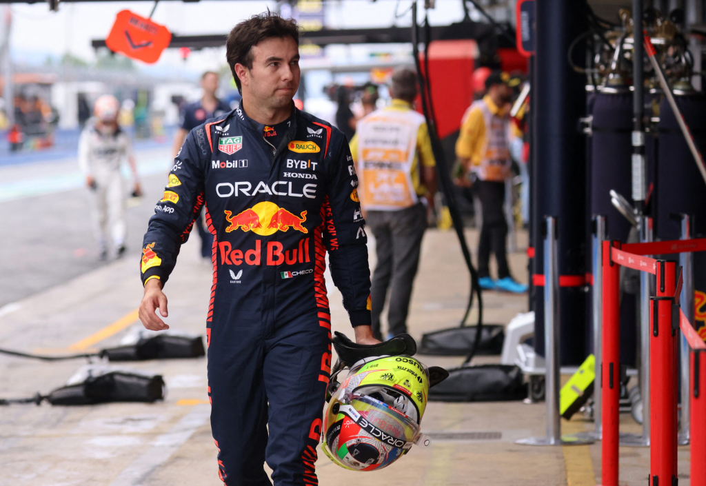 Helmut Marko commenta il rinnovo di Sergio Pérez e come deve migliorare. E parla del futuro di Liam Lawson e dei test svolti. 