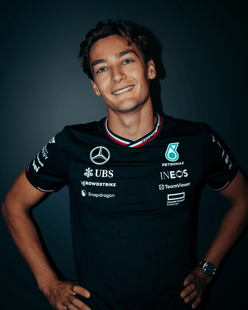 Con l'addio di Lewis Hamilton alla Mercedes per unirsi alla Ferrari, George Russell si prepara a prendere le redini della squadra come leader. 