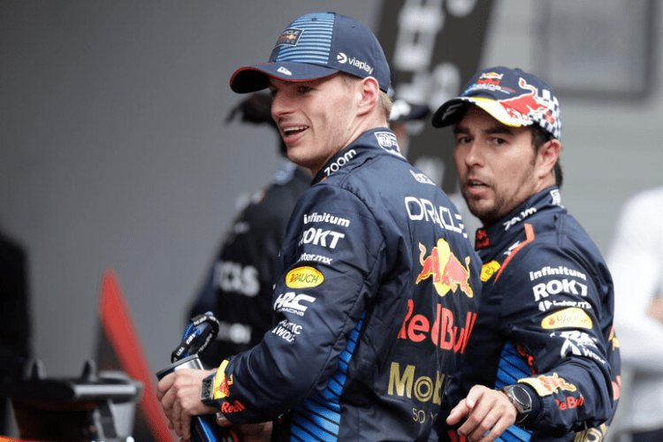 La Red Bull sta valutando l'ipotesi di riportare la vettura di Sergio Perez alle specifiche iniziali della RB20, nel tentativo di aiutarlo a ritrovare la forma necessaria per mantenere il titolo Costruttori. 