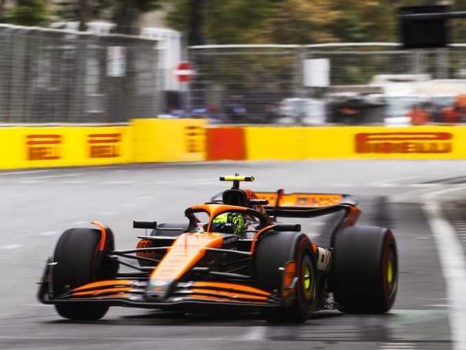 Lando Norris durante le qualifiche a Baku