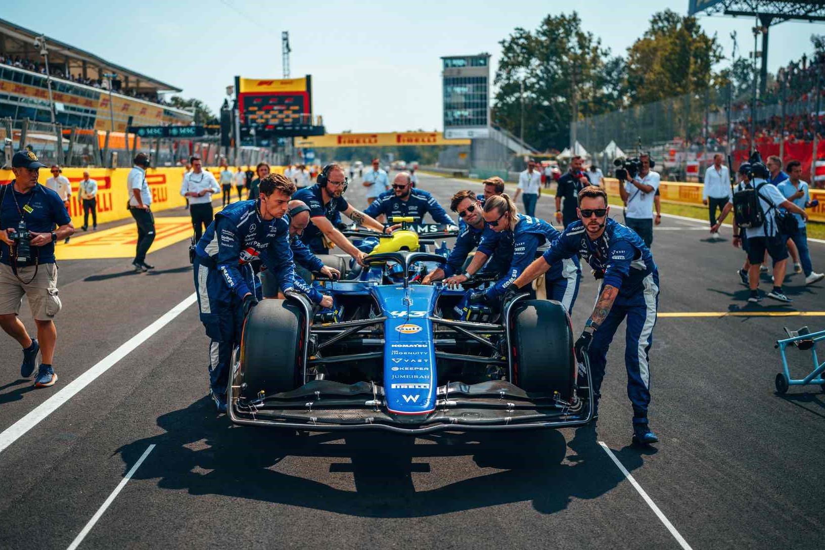 L'argentino della Williams paga caro il conto degli incidenti nelle ultime due gare: a Losail disputerà il fine settimana con una vecchia specifica delle sospensioni.
