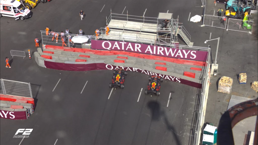 Isack Hadjar, giovane talento del team junior Red Bull, è diventato il primo pilota di Formula 2 a essere penalizzato secondo le nuove regole che puniscono i piloti per aver causato una bandiera rossa durante le qualifiche. Il pilota del team Campos è stato protagonista di un episodio singolare durante la sessione di qualifiche sul circuito cittadino di Baku, che ha visto coinvolto anche il suo compagno di squadra, Pepe Martí.
