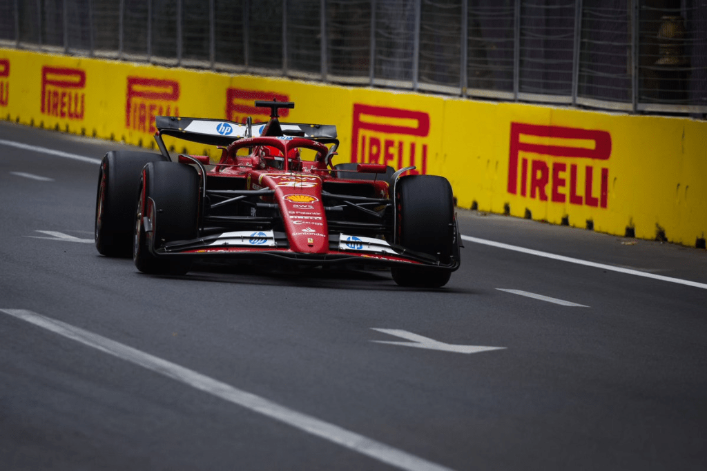 Per il quarto anno consecutivo, Charles Leclerc ottiene la pole position a Baku. Il monegasco sottolinea l'importanza della gestione gomme.