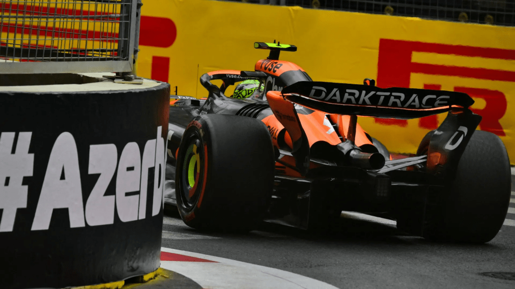L'ala posteriore della McLaren continua a far discutere. Oscar Piastri smentisce l'irregolarità e commenta il mondiale piloti.