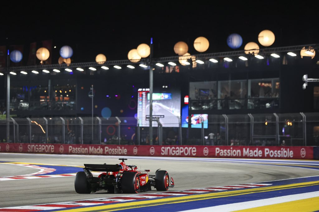 Charles Leclerc ha chiuso le seconde prove libere del Gran Premio di Singapore in seconda posizione, subito dietro alla McLaren di Lando Norris.