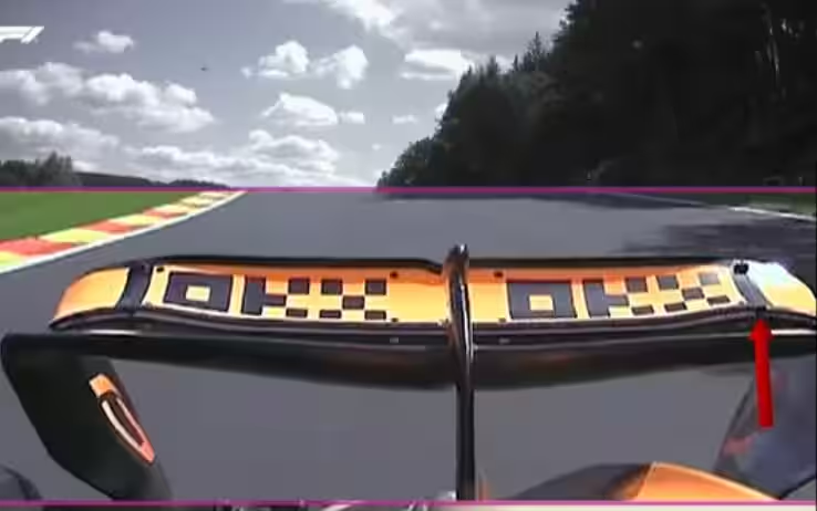 Il comportamento dell'alettone posteriore della McLaren MCL38 ha acceso la polemica nel paddock della Formula 1, dopo che a Baku sono emerse immagini che mostrano una flessione eccessiva nelle rettilinei, generando un effetto simile a quello del DRS. 