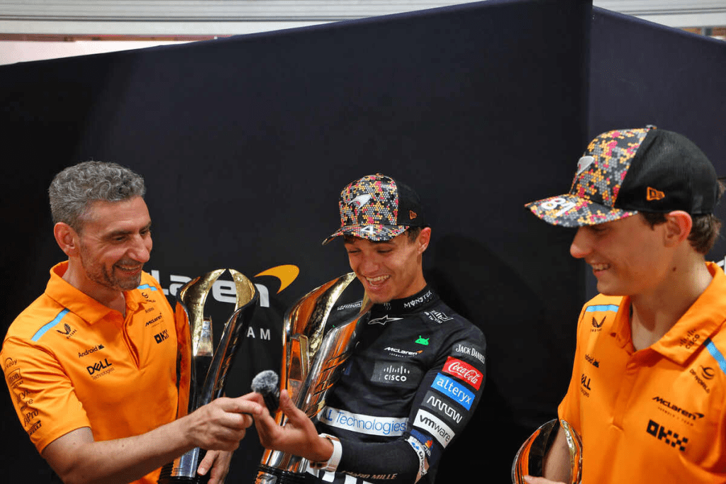 Il team principal della McLaren, Andrea Stella, ha sollevato dubbi sul rapporto tra Red Bull e la sua squadra satellite, RB, dopo che Daniel Ricciardo ha strappato il punto del giro veloce a Lando Norris nel Gran Premio di Singapore. 