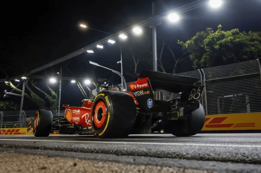 Ferrari SF24 a Singapore