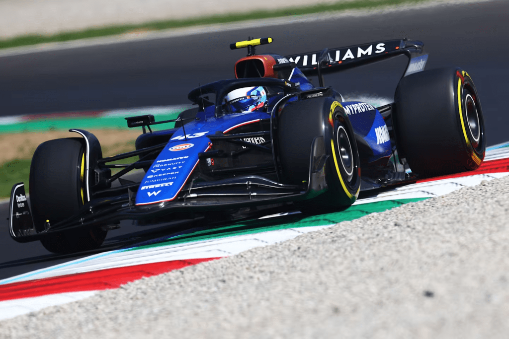 Il Gran Premio d'Italia 2024 ha visto il debutto di Franco Colapinto in Formula 1, con una prestazione che ha messo in mostra il suo talento e la sua determinazione. Il giovane pilota argentino, al volante della Williams, ha concluso la gara vicino alla zona punti, subito dietro Fernando Alonso, dimostrando di avere un ottimo ritmo nonostante l'inesperienza.