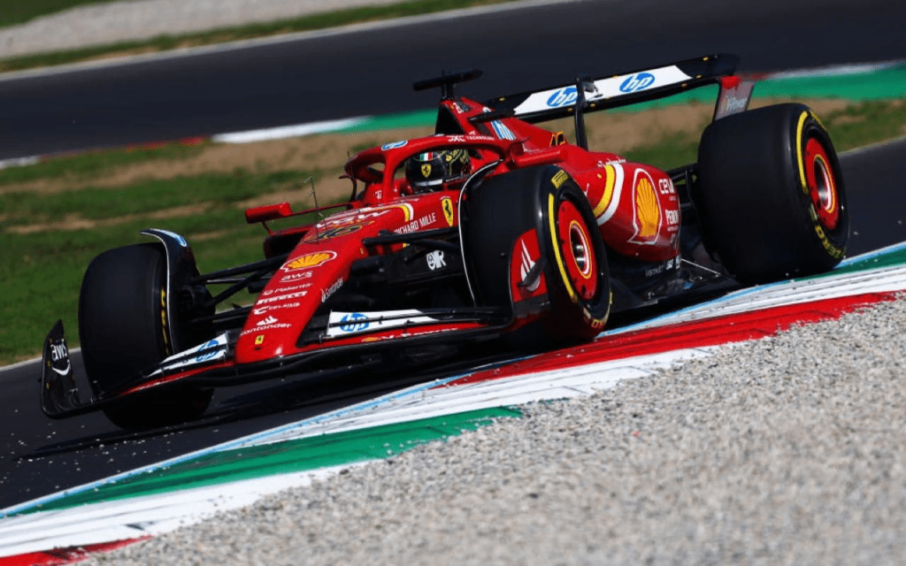 Carlos Sainz ha invitato Ferrari a mantenere la cautela nonostante la vittoria nel Gran Premio d’Italia 2024. Dopo il trionfo di Charles Leclerc a Monza, Sainz ha ribadito che sarà necessario attendere altre gare prima di avere una visione chiara delle reali prestazioni della scuderia.