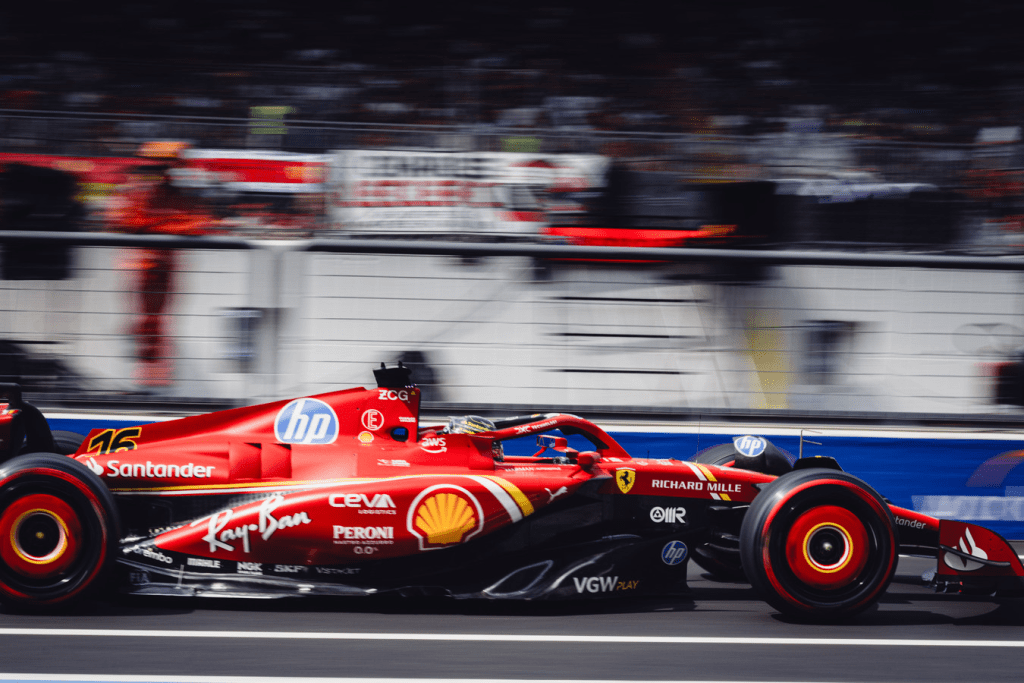 Dopo l'incredibile successo di Leclerc a Monza, la Ferrari si prepara a due sfide favorevoli, in modo tale da accorciare le distanze da McLaren