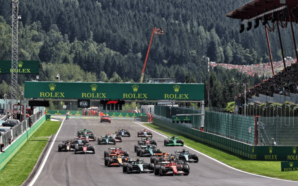 Dopo l'incredibile successo di Leclerc a Monza, la Ferrari si prepara a due sfide favorevoli, in modo tale da accorciare le distanze da McLaren