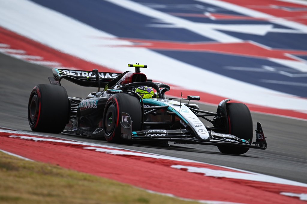 Lewis Hamilton non accede al Q2 in qualifica per problemi alla sua Mercedes: partirà solo 19esimo. Nonostante gli aggiornamenti della macchina, il sette volte campione del mondo ha definito l'assetto "un disastro".