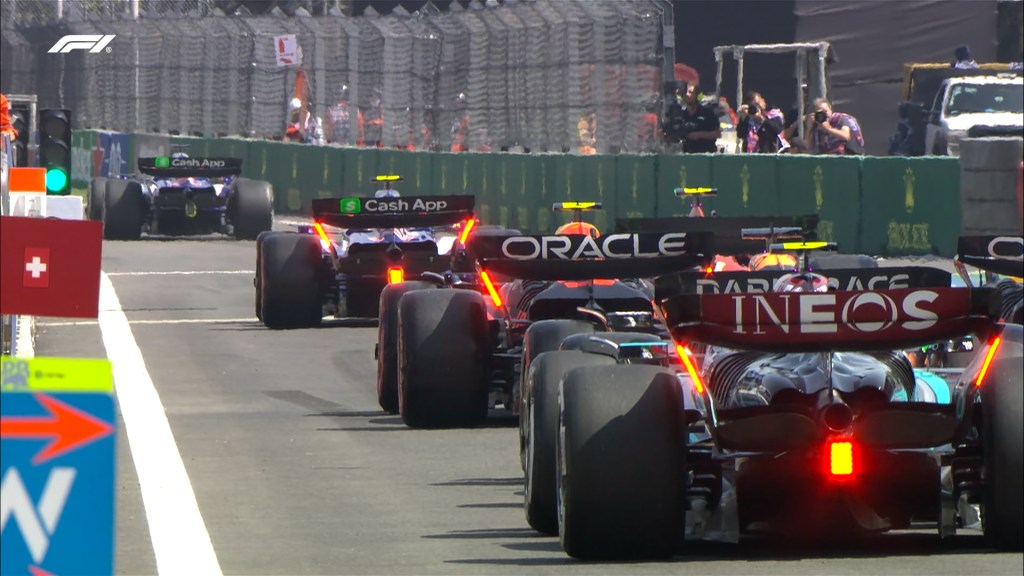 Coda ai semaSegui il live testuale delle FP2 del GP del Messico su Fuori Pista! I test Pirelli sono in atto, mentre Verstappen continua a soffrire sulla RB20.ori in FP1