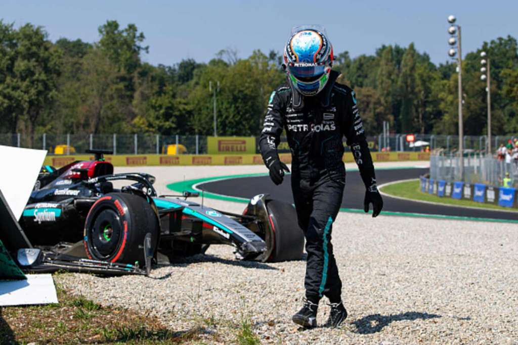 Il team principal della Mercedes, Toto Wolff, ha spiegato che, pur non considerandolo un errore, sarebbe stato più prudente scegliere un’altra location per il debutto di Antonelli.