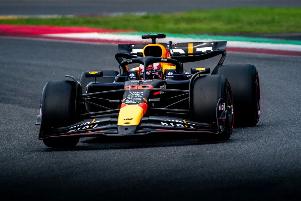 Pirelli ha concluso con successo una giornata di test sul circuito di Mugello, nonostante le condizioni meteorologiche avverse abbiano compromesso il programma del giorno precedente. 
