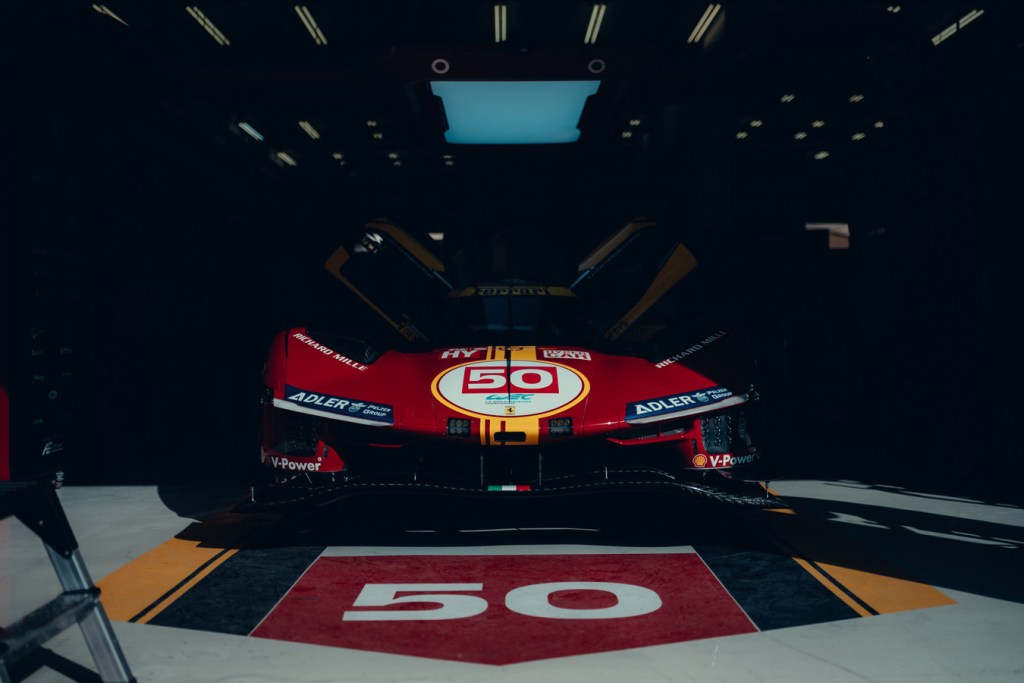 Ferrari #50 ai box in Bahrain
