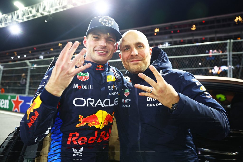 Verstappen e Lambiase durante i festeggiamenti a Las Vegas