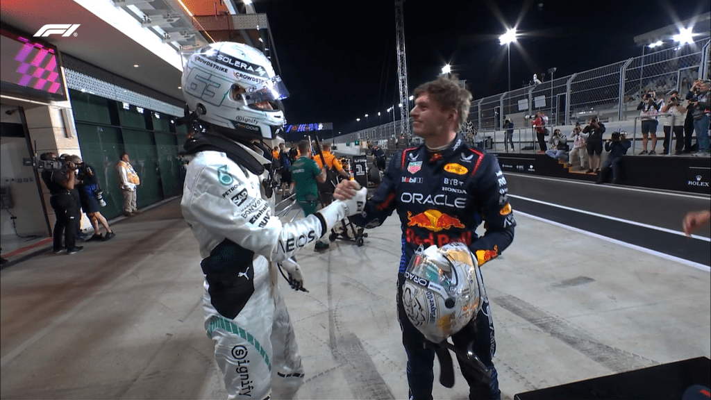 Max Verstappen partirà davanti a tutti sulla griglia di partenza del GP del Qatar. A Losail, alle 17:00 italiane, ci sarà George Russell.