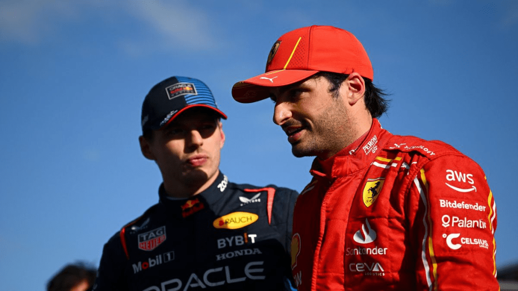 Voci di un possibile passaggio di Carlos Sainz in Red Bull? Chris Horner smentisce, sottolineando che non rientra nei loro piani per il 2025.